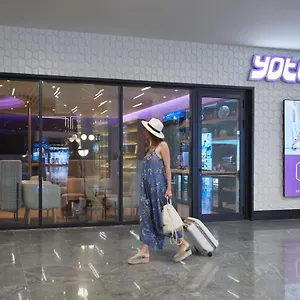 Yotelair Airport, Duty Free - International Transit Area *** Istanboel